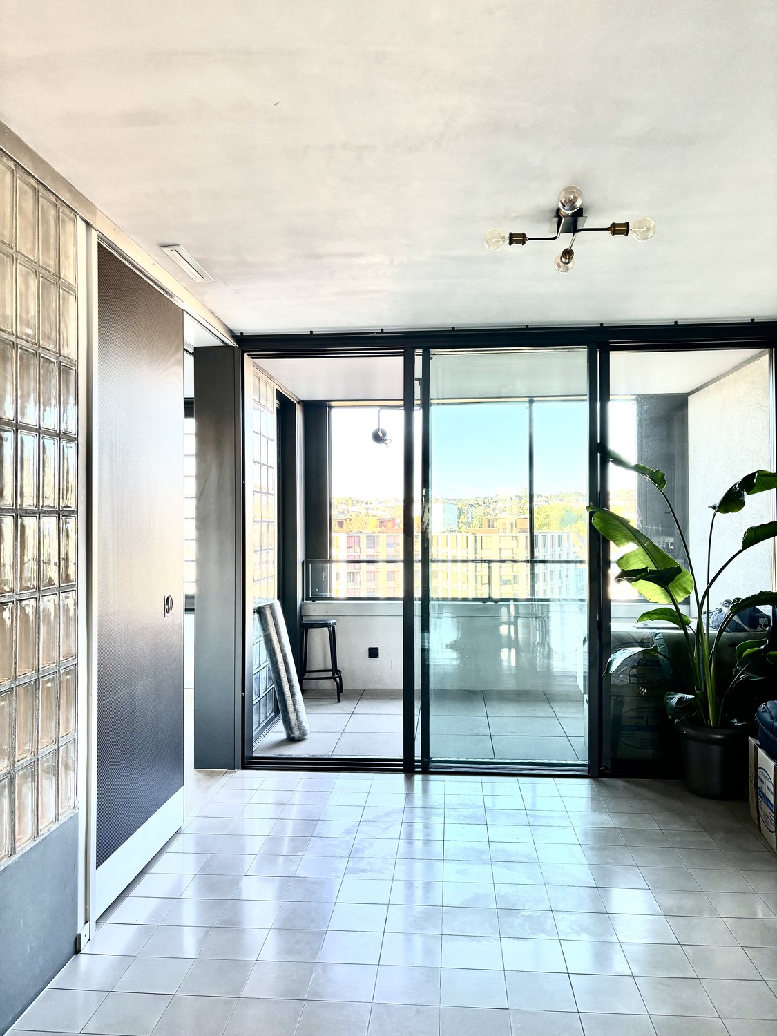 Furnished room with en-suite bathroom in Zurich 8004